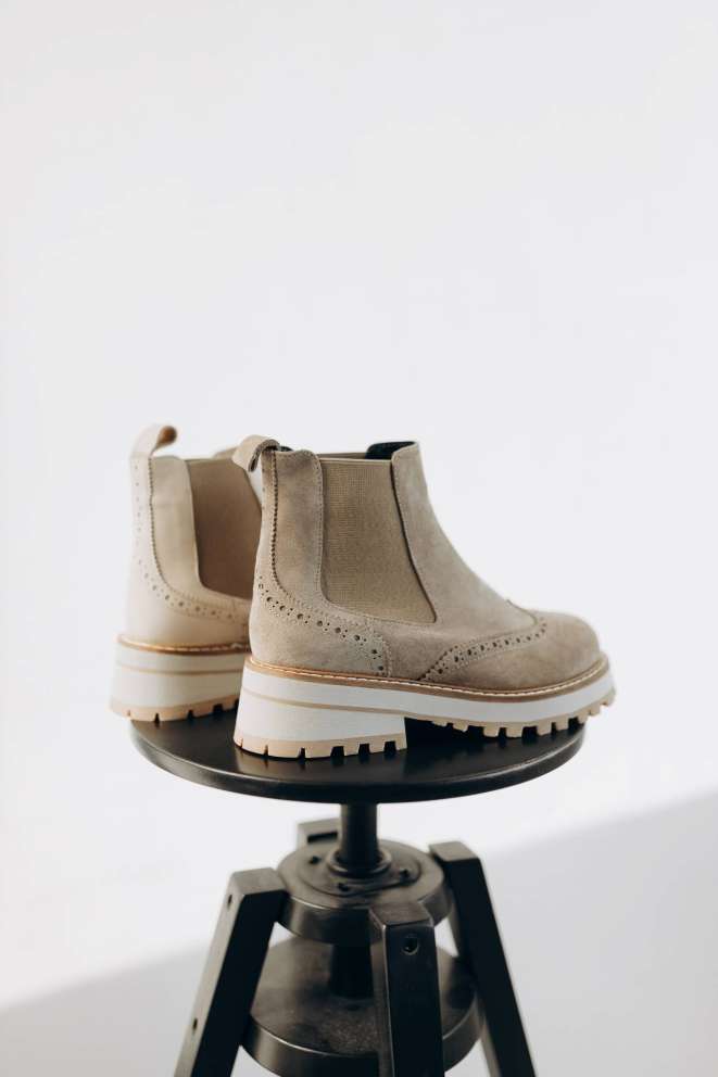 Черевики Челсі зимові замшеві бежеві Aidini Черевики Челсі зимові замшеві бежеві Aidini